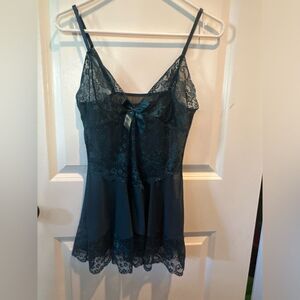 NWOT SHEIN Emerald Green Lace Lingerie Top Size M